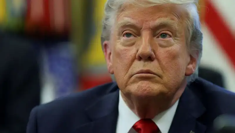 Trump'tan Çarpıcı Açıklama: "Hem Ülkeyi Hem Dünyayı Yönetiyorum"