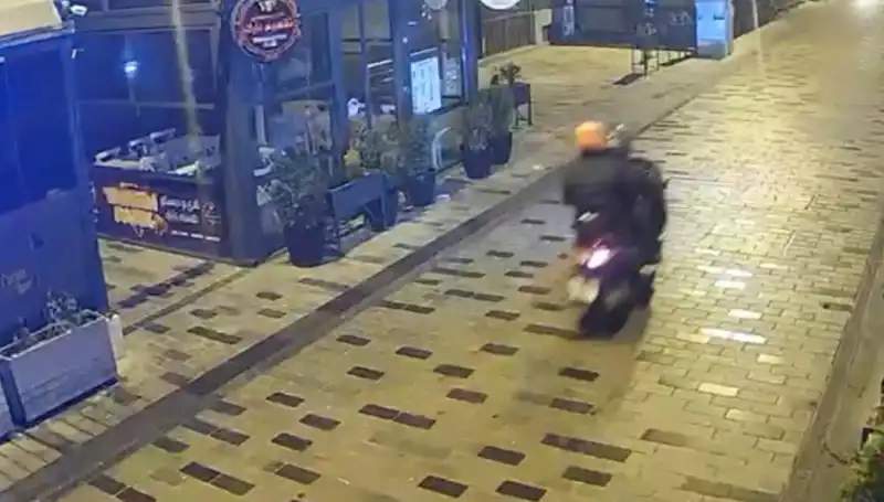 Gece Kulübünde Haraç Saldırısı: Silahlı Çatışmaya Dönüşen Olay