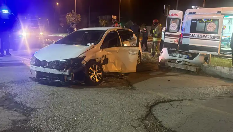 Pikap ve Otomobil Çarpıştı: Kaza Anı ve Sonrası Duygusal Anlar