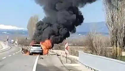 Kütahya'da Otomobil Alev Alev Yandı: Gözler Şokta!