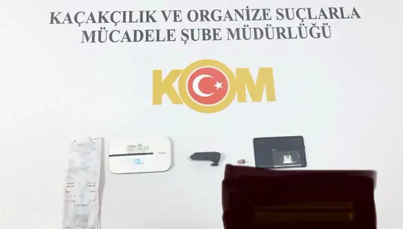 Ehliyet Sınavında Kopya Skandalı: Öğrenciler Düzenekle Yakalandı!