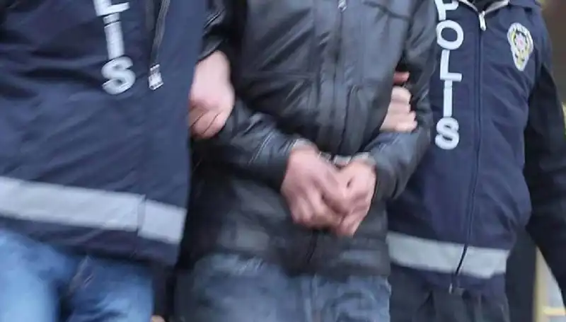FETÖ Operasyonunda Şok Gelişme: 30 İlde 65 Gözaltı ve Tutuklama!