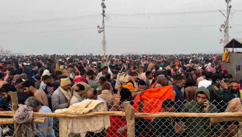 Hindistan'daki Dini Festivalde İzdiham: 6 Can Kaybı ve Çok Sayıda Yaralı
