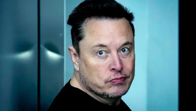 Elon Musk'ın En Büyük Korkusu: Yapay Zeka İnsanı Geride Bırakıyor!