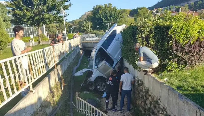 Muğla'da Direksiyon İle Manevra Yapan Şoförün Kaza Hikayesi