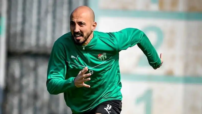 Milli Futbolcunun Kariyerine 2. Lig'de Devam Etme İhtimali Büyüyor