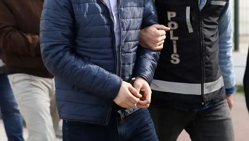 Hırsızlara Suçüstü: Güvenlik Güçleri 5 Şüpheliyi Yakalandı!