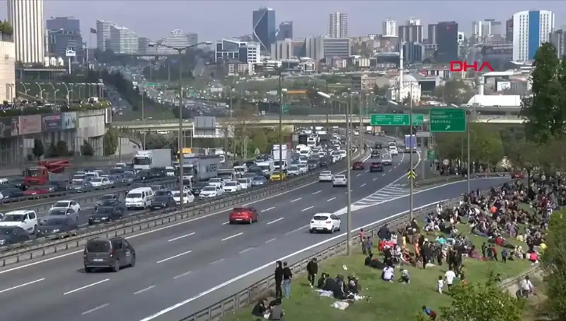 Depremin Ardından Kentte Trafik Yoğunluğu Tam Yüzde 56 Arttı!