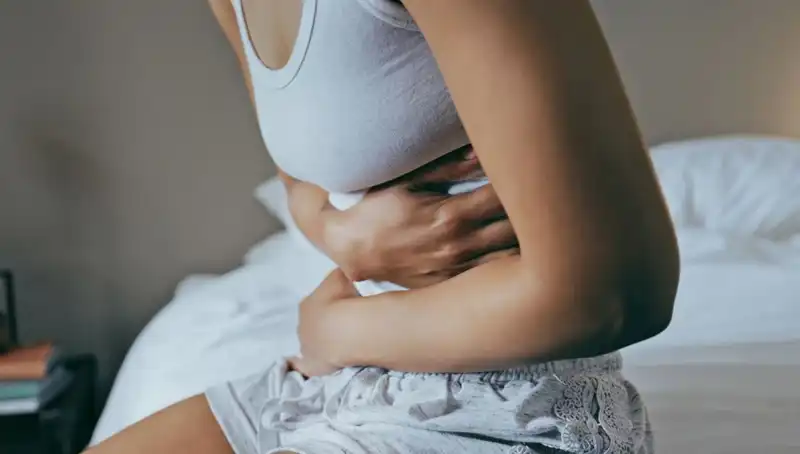22 Yaşında Bağırsak Kanseri Teşhisi: Uzun Süre Göz Ardı Edilen Belirti