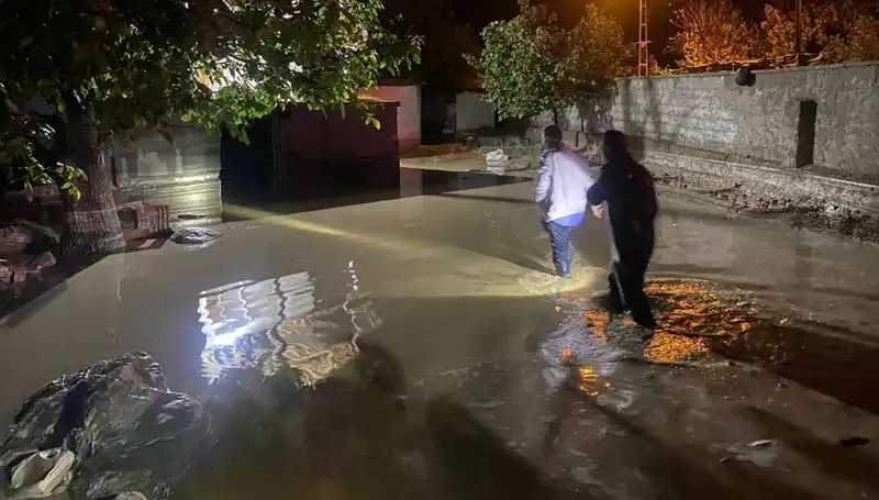20 Dakikalık Yağış Aniden Sel Getirdi: Evsiz Kalanlar Kimler?