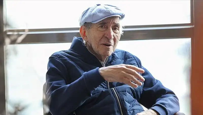 Altan Öymen'in Durumu Ciddiyetini Koruyor: Yoğun Bakımda Tedavisi Devam Ediyor