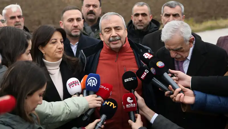 İmralı'dan PKK'ya Sıradışı Çağrı: Öcalan'ın Şartları Yok!