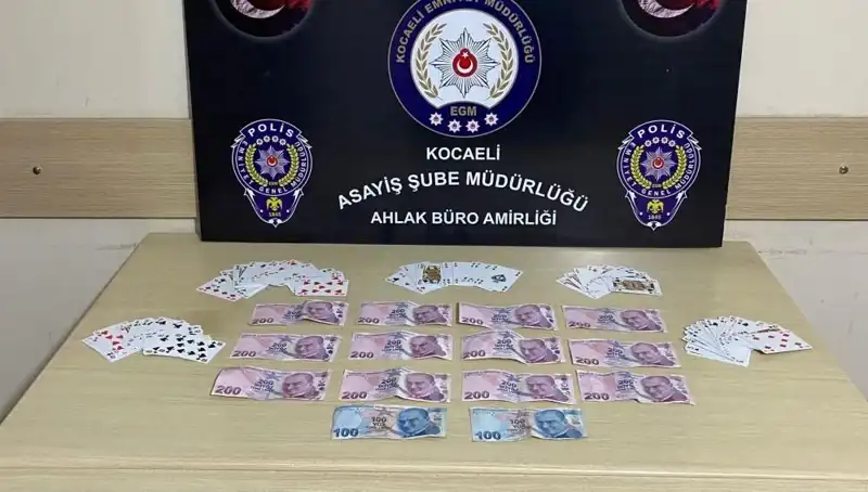 Kocaeli'de Kahvehanelere Yönelik Kumar Baskınları: Yüzlerce Gözaltı ve Olayın Ayrıntıları