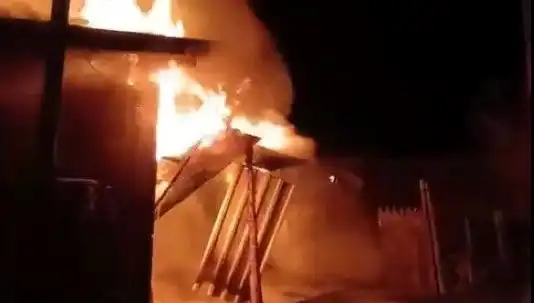 Karabük'te Dehşet! İki Ev Küller İçinde Kaldı