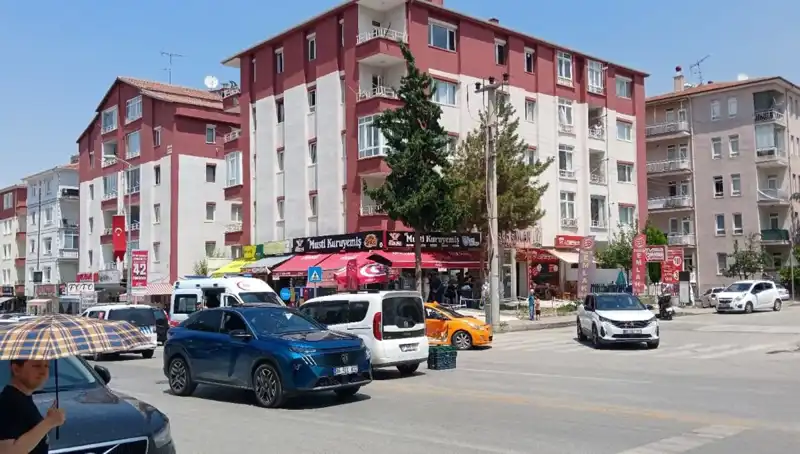 Taksi ve Otomobil Çarpıştı: Neler Oldu, Yaralı Sayısı Nedir?