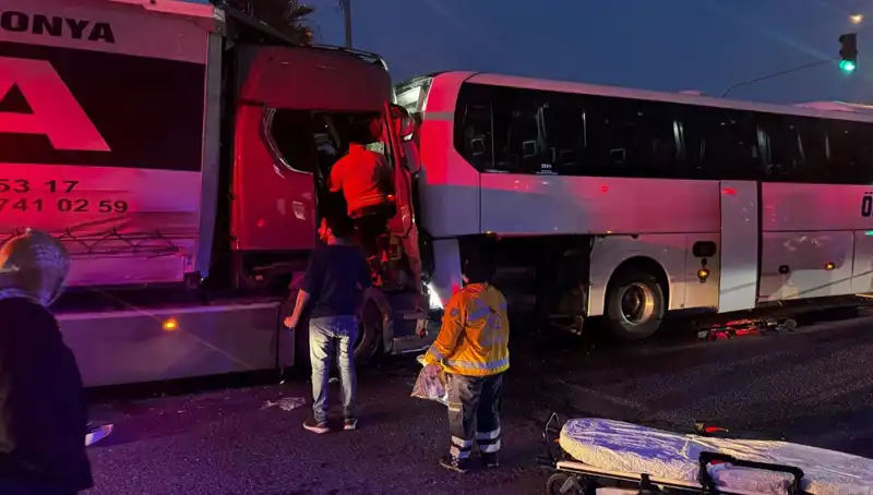 Dört Araçlı Zincirleme Kaza: 1 Kişi Hayatını Kaybetti, Yaralılar Var!
