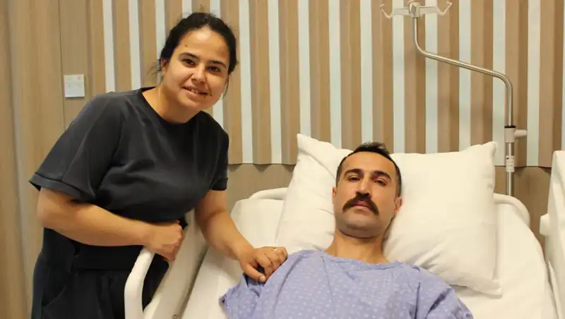 32 Yaşında Kalın Bağırsak Kanseri: Mide Kanaması Sanısı Şok Etti