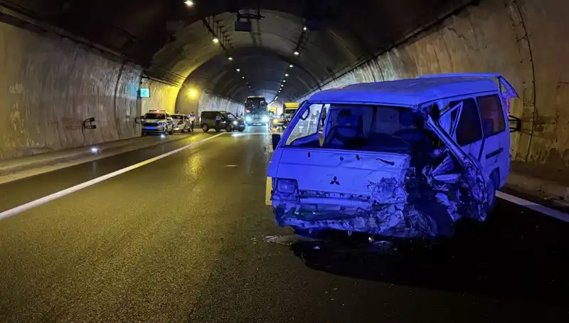 TEM Otoyolu’nda Zincirleme Kaza: Çok Sayıda Yaralı ve Kapanan Yol