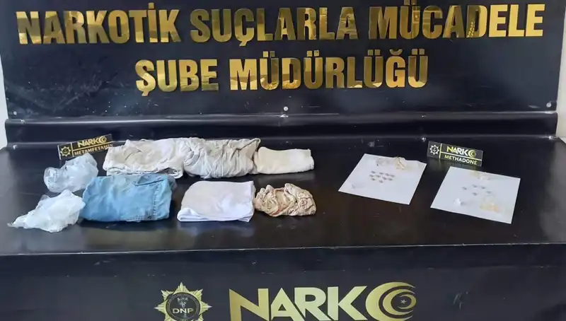 Midesinden Uyuşturucu Kapsül Çıkan Yolcu, Sınırda Şok Yaşattı