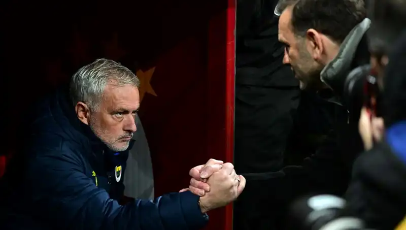 Derbi Mücadelesi: Mourinho ve Okan Buruk Üçüncü Kez Kapışacak!