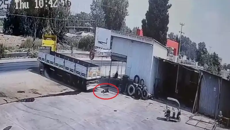 Korkunç Kaza: 16 Yaşındaki Çocuk İşçi TIR Altında Kaldı