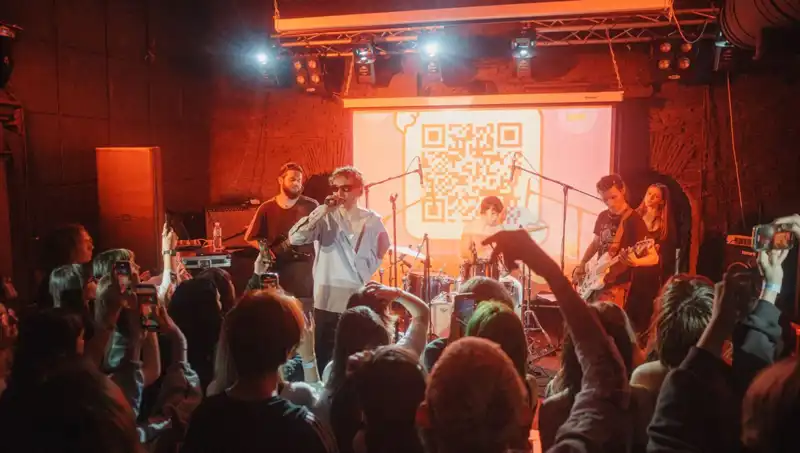 Savaş Ortamında Kültürel Dayanışma: Saldırılar ve Konserler Aynı Anda Gerçekleşti
