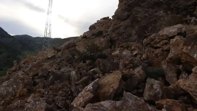 Erzurum'da Dev Heyelan: Yol Ulaşımına Kapanarak Hayatı Olumsuz Etkiledi