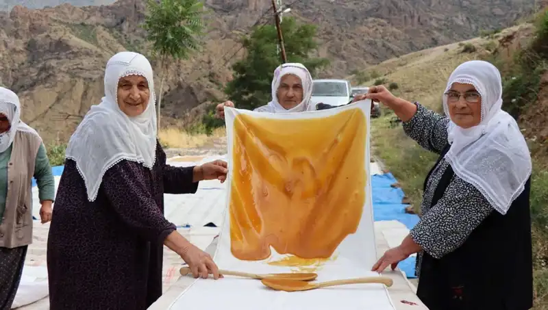Yaz Aylarının Lezzeti: Güneşte Kurutulan Unlu İkramlar
