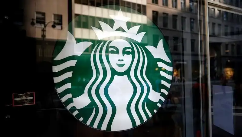 Starbucks Küresel Satışlarındaki Düşüşle Sarsıldı: Nedenleri ve Etkileri