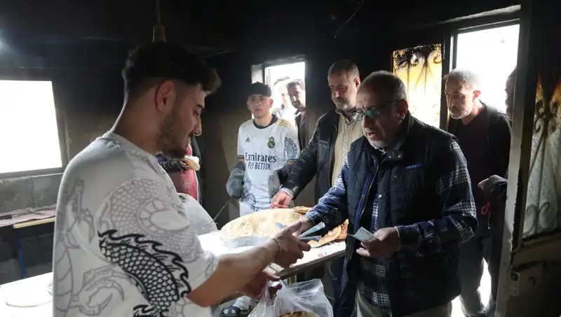 İki Çeşit Ekmek İçin Günlük 7 Kilometre Yol Yürüyorlar!